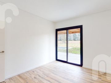 VENTA CASA 3 DORMITORIOS EN MIRALAGOS