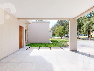VENTA CASA 3 DORMITORIOS EN MIRALAGOS