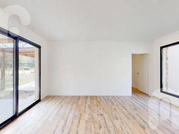 VENTA CASA 3 DORMITORIOS EN MIRALAGOS
