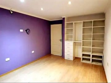 Casa en venta - 4 Dormitorios 4 Baños - Cochera - 310Mts2 - Morón