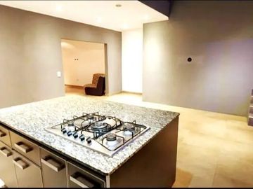 Casa en venta - 4 Dormitorios 4 Baños - Cochera - 310Mts2 - Morón