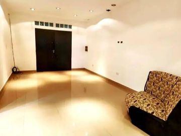 Casa en venta - 4 Dormitorios 4 Baños - Cochera - 310Mts2 - Morón