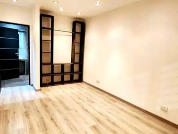 Casa en venta - 4 Dormitorios 4 Baños - Cochera - 310Mts2 - Morón