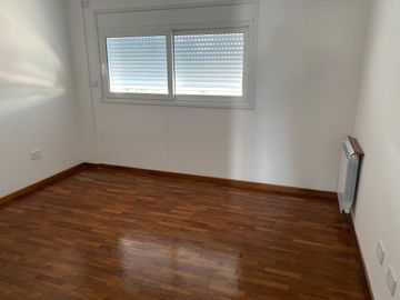 SEMIPISO A ESTRENAR AL FRENTE
