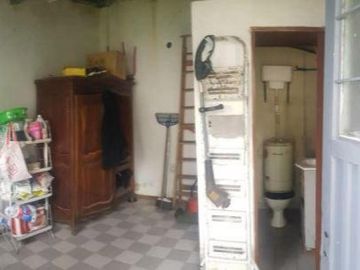 Casa en venta - 2 dormitorios, 1 baño - 90mts2 sobre lote de 150mts2 - Berazategui