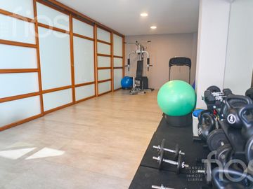 VENTA DEPARTAMENTO PISO EXCLUSIVO TRES DORMITORIOS CON  BALCON Y AMENITIES  EN ZONA CENTRO