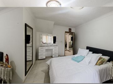 Se Vende Casa De 4 Pisos En Paseo Los Almendros, Cali- Valle Del Cauca