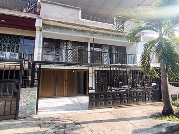 Se Vende Casa De 4 Pisos En Paseo Los Almendros, Cali- Valle Del Cauca