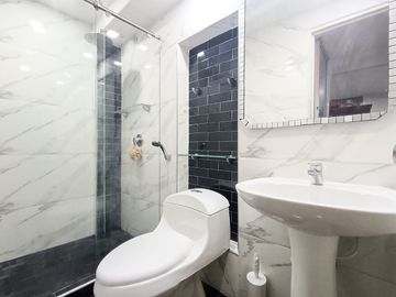 Se Vende Casa De 4 Pisos En Paseo Los Almendros, Cali- Valle Del Cauca