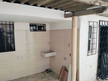 VENDO CASA BARRIO LA VICTORIA