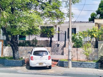 VENDO CASA BARRIO LA VICTORIA