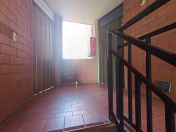 Vendo Apartamento En El Barrio Altos De Santa Elena