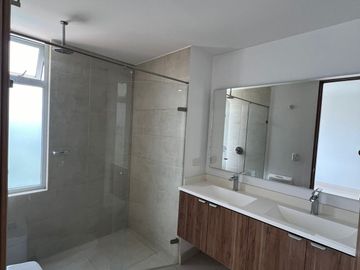 Apartamento En Venta - Zona Menga Conjunto Dko