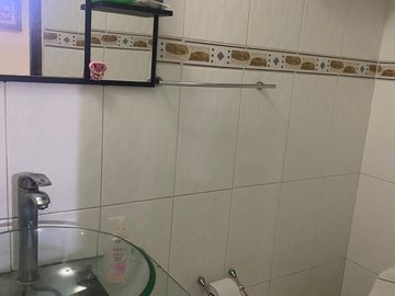 Vendo Casa Esquinera De Tres Pisos  Barrio Villa Del Prado $236.000.000