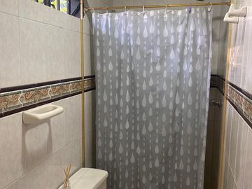 Vendo Casa Esquinera De Tres Pisos  Barrio Villa Del Prado $236.000.000