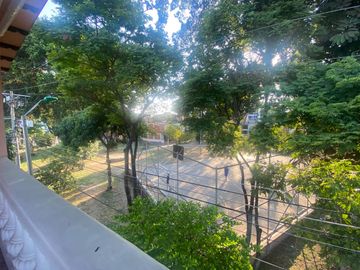 Vendo Casa Esquinera De Tres Pisos  Barrio Villa Del Prado $236.000.000