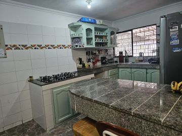 Se-vende-casa-en-conjunto-residencial-3-habitaciones-más-estudio-barrio--andalucia-barranquilla