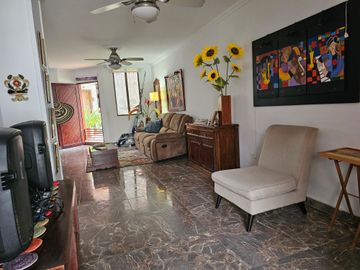 Se-vende-casa-en-conjunto-residencial-3-habitaciones-más-estudio-barrio--andalucia-barranquilla
