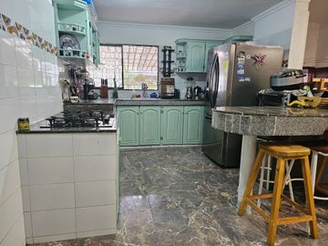 Se-vende-casa-en-conjunto-residencial-3-habitaciones-más-estudio-barrio--andalucia-barranquilla