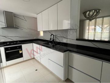 VENDO CASA REMODELADA EN CONJUNTO PANCE CALI