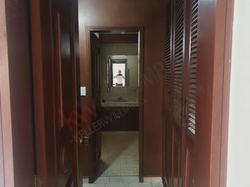 Apartamento Ubicado Sobre La Avenida Colombia
