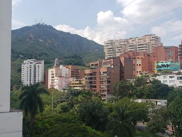 Apartamento Ubicado Sobre La Avenida Colombia