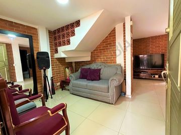 SE VENDE CASA EN EL CANEY, SUR DE CALI, SECTOR DE ALTA VALORIZACION