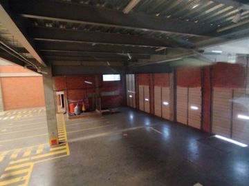 VENDO EN EXCLUSIVA BODEGA EN PARQUE INDUSTRIAL, EXCELENTE VITRINA , OFICINAS TERMINAL LOGÍSTICO  ACOPI, CON BASCULA-10021