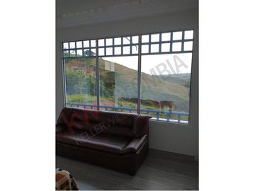 VENDO CASA CAMPESTRE MODERNA AREA, 3000 M2, EN EL SALADITO-DAGUA A SOLO 45 MINUTOS DE CALI