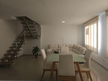 Se-vende-apartamento-duplex-3-habitaciones-barrio-granadillo-barranquilla