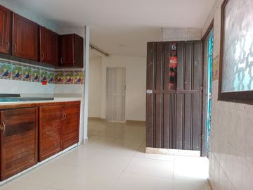 VENDO CASA CON APTO, LA VICTORIA - BARRANQUILLA