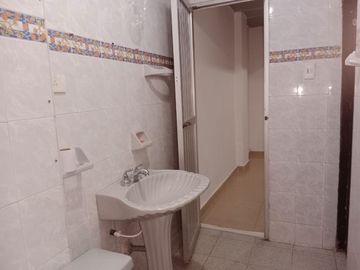 VENDO CASA CON APTO, LA VICTORIA - BARRANQUILLA