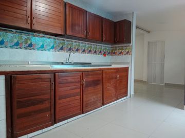 VENDO CASA CON APTO, LA VICTORIA - BARRANQUILLA