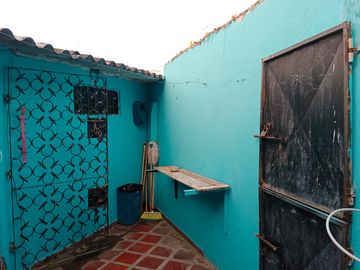 VENDO CASA CON APTO, LA VICTORIA - BARRANQUILLA