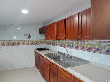 VENDO CASA CON APTO, LA VICTORIA - BARRANQUILLA