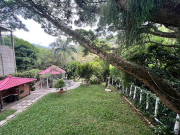 VENDEMOS CASA CAMPESTRE UBICADA EN BAJO DAPA