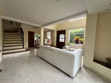 VENDEMOS CASA CAMPESTRE UBICADA EN BAJO DAPA