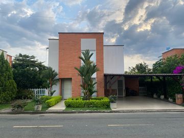 VENTA DE CASA CAMPESTRE EN GUADUALES DE LAS MERCEDES JAMUNDI