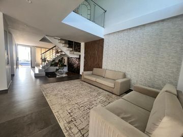 VENDEMOS CASA EN CONDOMINIO ALFAGUARA