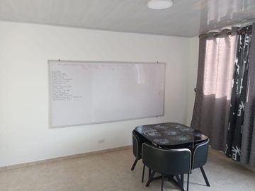 VENDEMOS CASA UNIFAMILIAR  EN EL BARRIO SANTA  ANITA