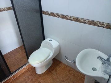 VENDEMOS CASA UNIFAMILIAR  EN EL BARRIO SANTA  ANITA