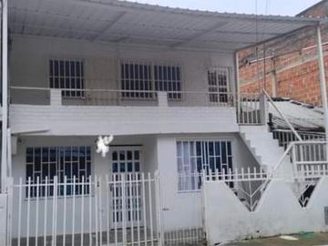 En Venta Casa En Unión De Vivienda Popular, Calli