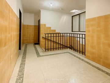 Cali, San Fernando. Vendo Casa Edificio Con 6 Apartamentos