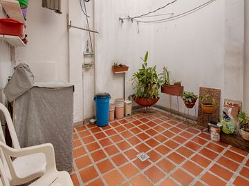 Cali, San Fernando. Vendo Casa Edificio Con 6 Apartamentos