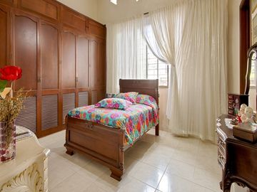 Cali, San Fernando. Vendo Casa Edificio Con 6 Apartamentos