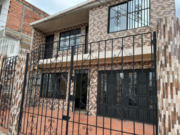 Vendo Casa Bifamiliar En El Barrio Aguablanca, Cali - Valle Del Cauca