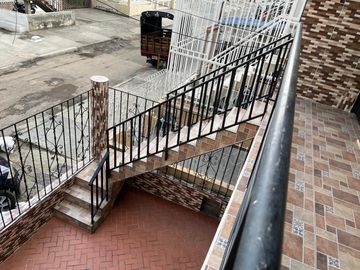 Vendo Casa Bifamiliar En El Barrio Aguablanca, Cali - Valle Del Cauca