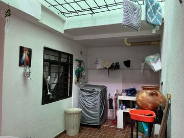 Vendo Casa Bifamiliar En El Barrio Aguablanca, Cali - Valle Del Cauca