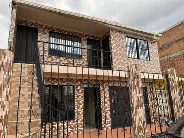 Vendo Casa Bifamiliar En El Barrio Aguablanca, Cali - Valle Del Cauca