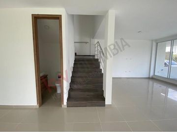 Vendo Casa Esquinera Moderna Para Estrenar De Tres Pisos, Condominio Senderos De Las Mercedes Jamundi